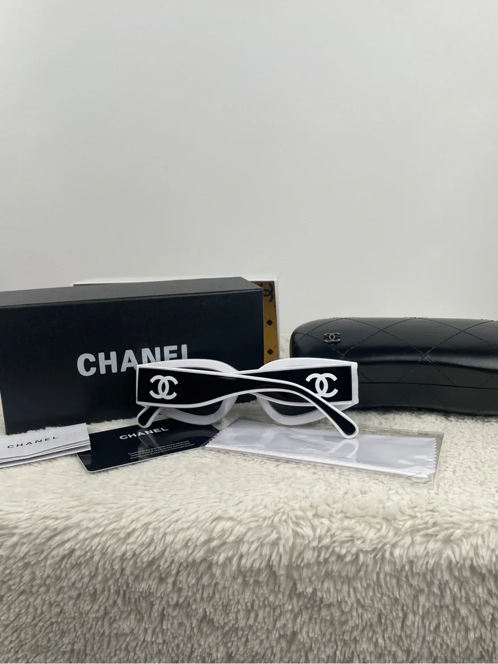 Chanel Cat Eye Sunglasses Women Black White Frame Gray Lense Excellent Condition